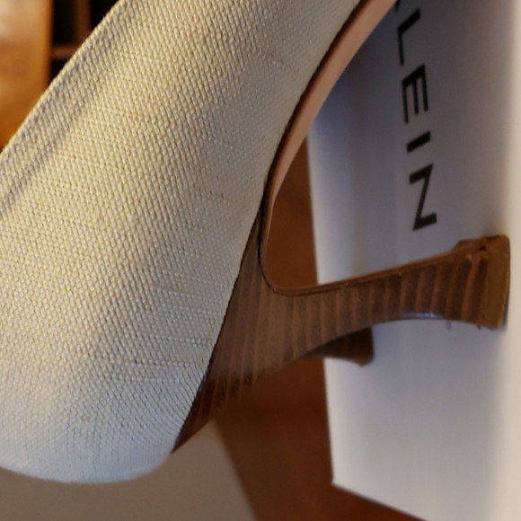 ANNE Klein II Linen Sand 8.5N pump Heels Gorgeous! EUC in Box - Picture 4 of 10
